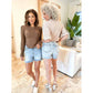 💖SISTA DAGARS REA 60% RABATT🩳Högmidjade denimshorts med fransar och cropp