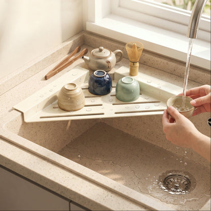 Space-Saving Corner Drainer